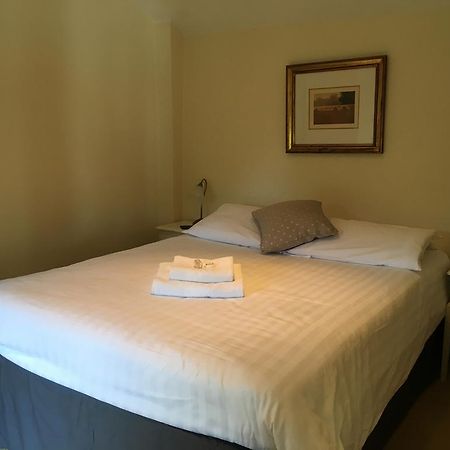 The Crown Hotel Mundford Esterno foto