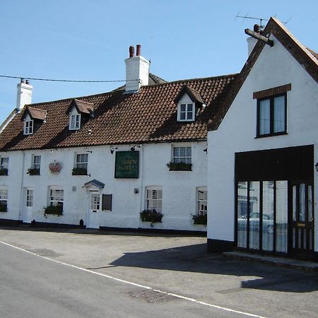 The Crown Hotel Mundford Esterno foto