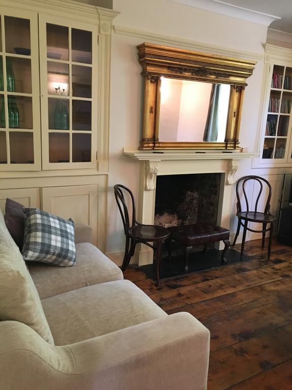 The Crown Hotel Mundford Esterno foto