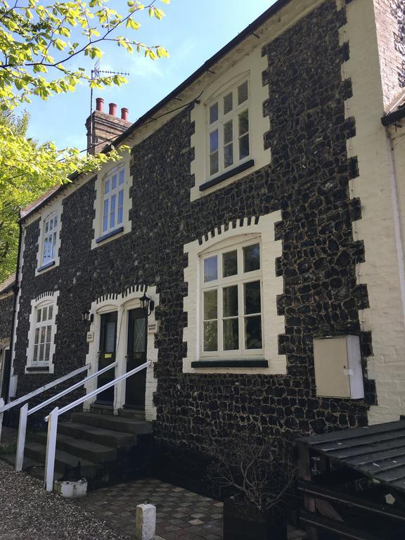 The Crown Hotel Mundford Esterno foto